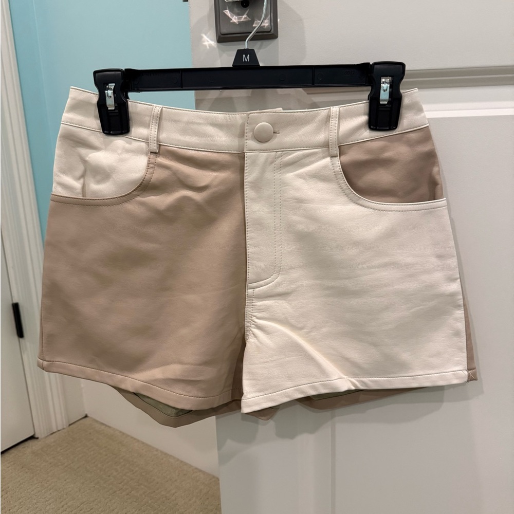 Le Lis Women's Cream and Tan Shorts